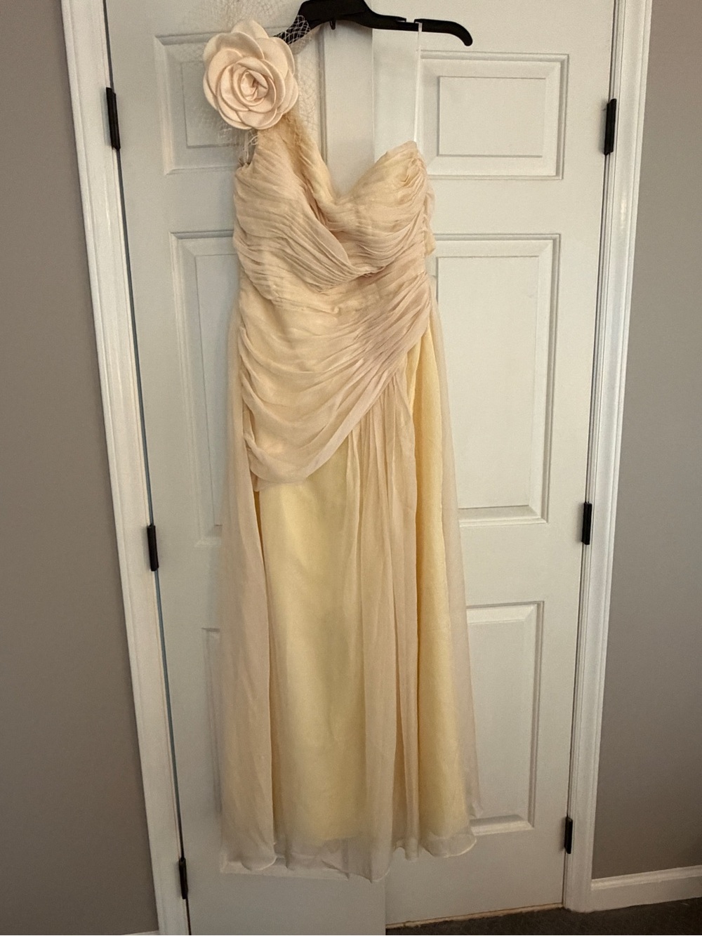 One-Shoulder Chiffon Evening Gown in Pale Yellow with Floral Accent